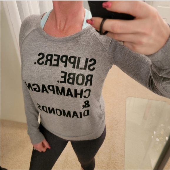 Chaser Champagne Graphic Sweatshirt Grey Size Small - Picture 11 of 11